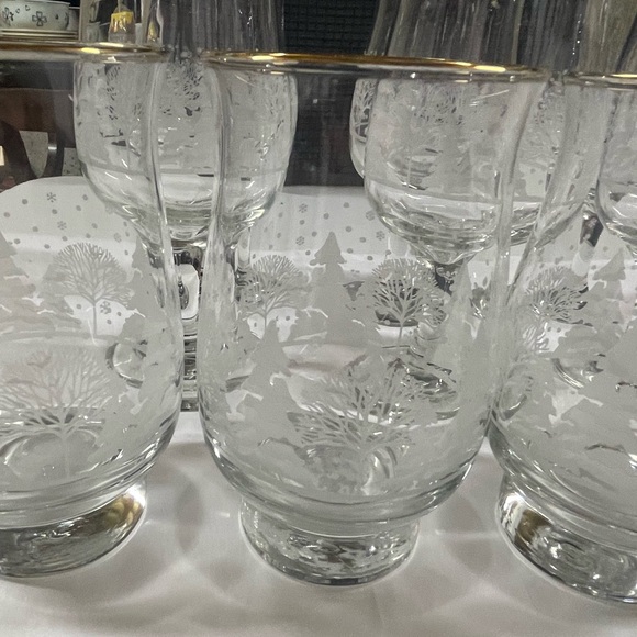 Libbey Elegant Clear Glass Tumblers with Gold Rim - Picture 2 of 4